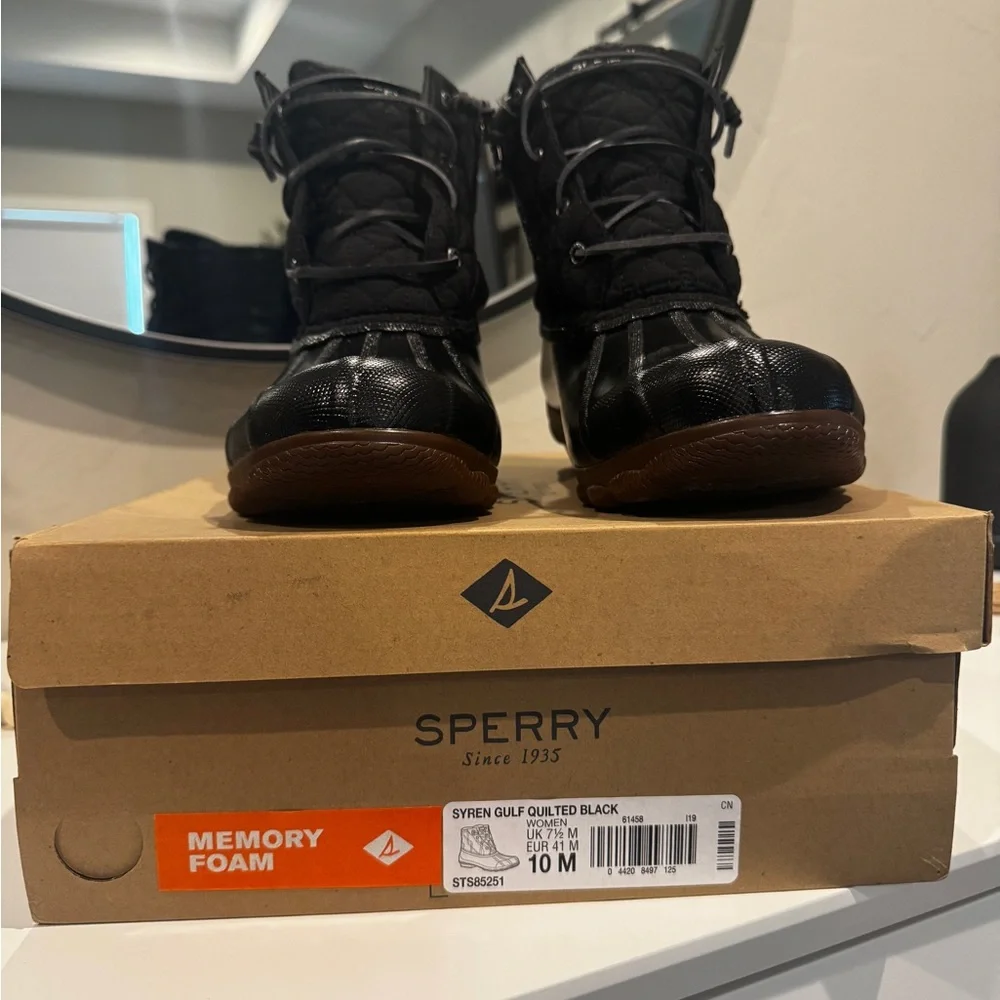 Sperry quilted boots
